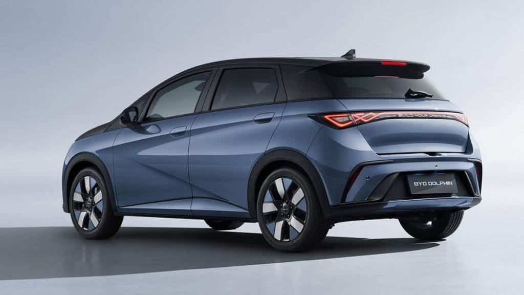 review tampilan belakang byd dolphin