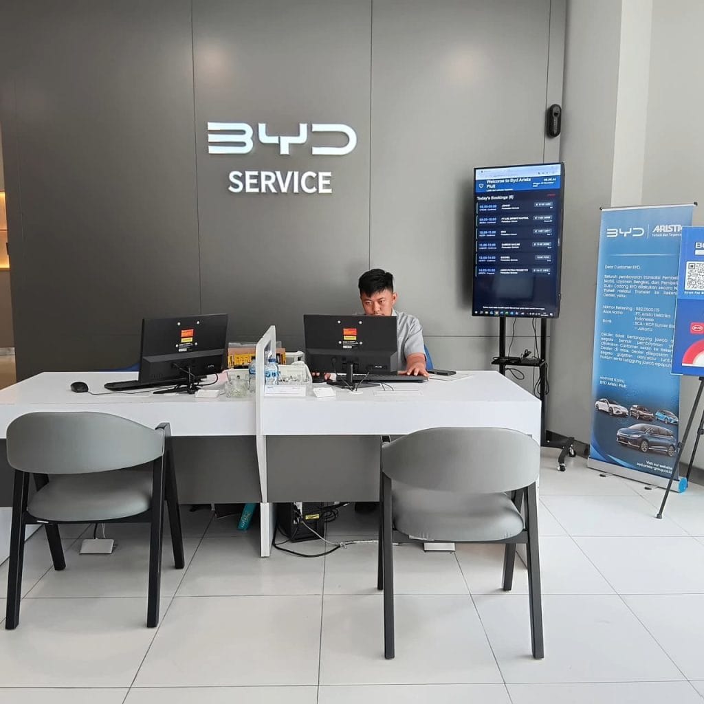 dealer mobil listrik BYD